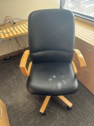 [#B5-22] Leather Conference Chairs