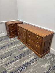 [#D5-18] Wooden Dresser