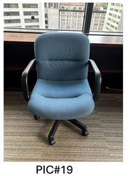[#B13-19] TASK CHAIR , BLUE, NO TAG