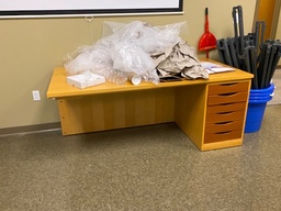 [#E3-3] Yellow Desk Partial