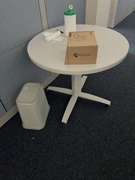 [#C4-17] White Round Table