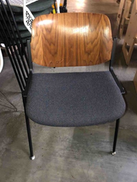 [#B9-64] Wood/upholstered chair