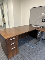 [#E3-212] Wooden 1 Ped Desk/Return (Part of Matching Set)