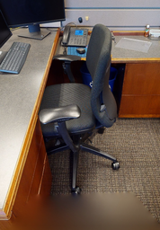 [#B13-14] Black Task Chair 2