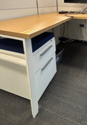 [#D16] Small File Cabinet