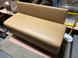 [#B2-252] BENCH SEATING