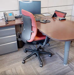 [#B13-16] Red Task Chair