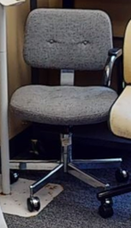 [#B12-6] Grey task chair no arms