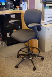 [#B13-15] Task Stool 1