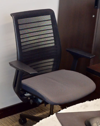 [#B13-02] Task chair with arms - Steelcase