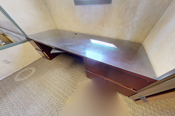[#E4-13] Desk w Glass Top 2