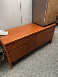 [#E4-26] desk with drawers 