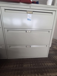 [#D8-201] 3 drawer filing cabinet