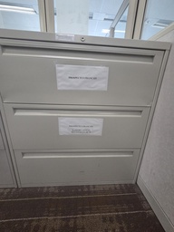 [#D8-202] 3 drawer filing cabinet
