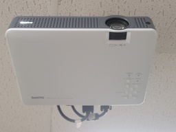 [#H14-68] Projector