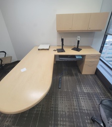 [#E9-145] L shape wood desk w/hoverhanging comp