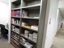 [#D4-97] Halcon shelving units