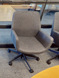 [#B5-4] Conference mobile chair