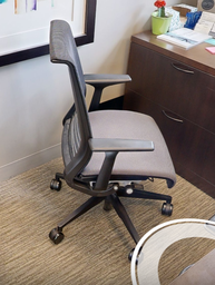 [#B13-7] Steelcase Task Chair