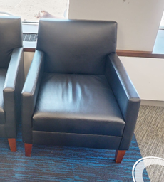 [#B12-8] Black lounge chair