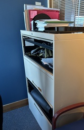 [#D8-10] 3 Drawer metal file drawer