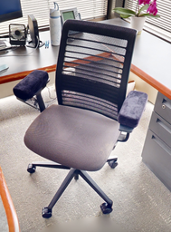 [#B13-10] Task chair with arms