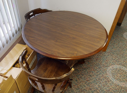 [#C2-43] Round Table