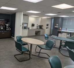 [#B4-1] Green Chairs