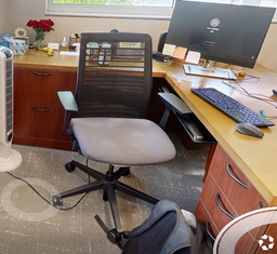 [#B13-2] Grey &amp; blk task chair with arms