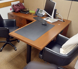 [#E6-3] L-shaped desk