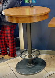 [#C4-12] Round standing lab table