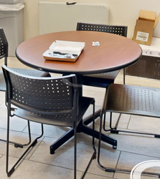 [#C4-9] Round meeting table