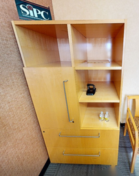 [#D21-7] Large mutli cabinet