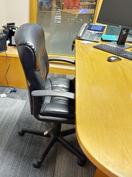 [#B13-7] Task Chair - Leather