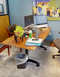 [#C6-6] Conference table