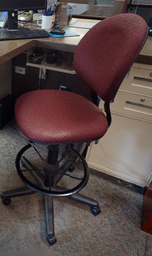 [#B13-4] Red adjustable task chair no arms