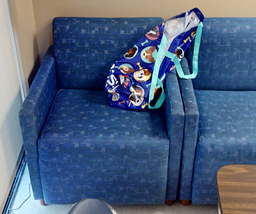 [#B12-2] Blue patterned lounge chair