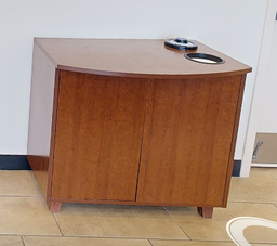 [#D20-7] 2 door wood cabinet