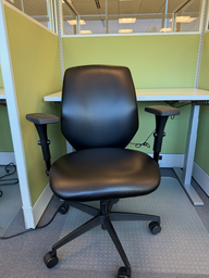 [#B13-14] All Black Vinyl Task Chair