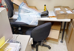 [#C8-15] Folding table
