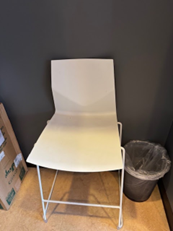 [#B1-6] WHITE ARMLESS CHAIR