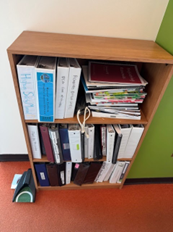 [#D2-40] 2' BOOKCASE