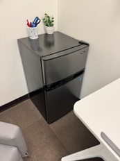 [#G9-83] BLACK MINI FRIDGE