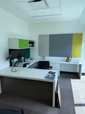 [#E8-137] 6'x8'6x9'2 RIGHT HAND U DESK W/OVERHEAD M, UPHOLSTERY BOARD