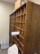 [#D21-183] 5' WOOD CUBBY