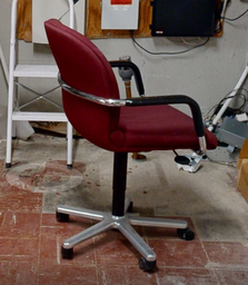 [#B13-11] Red task chair w/ arms