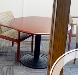 [#C4-7] Small round table