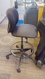 [#B12-9] Adjustable tall task chair no arms