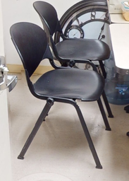 [#B4-11] Blk metal side chair no arms