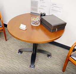 [#C4-12] Round meeting table